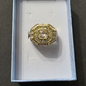 Estate - Gold Tone Vintage Fashion Ring White/Clear Stones - Stamped - Item 551